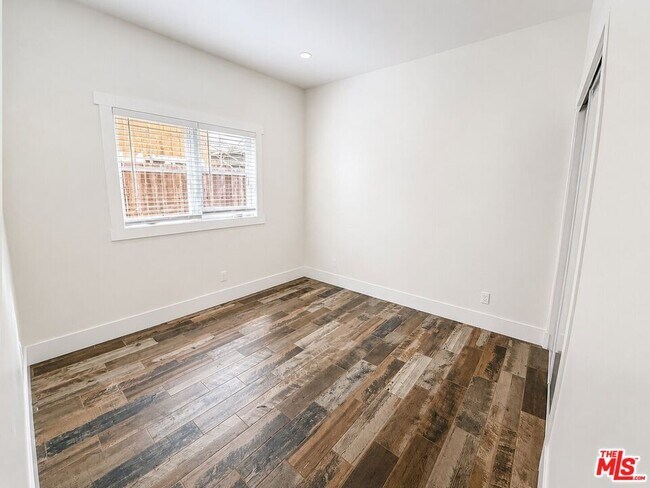 Building Photo - 1449 W 28th St