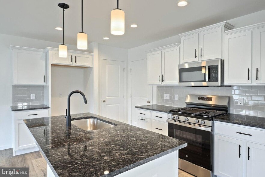 Building Photo - 36 Shillington Ln