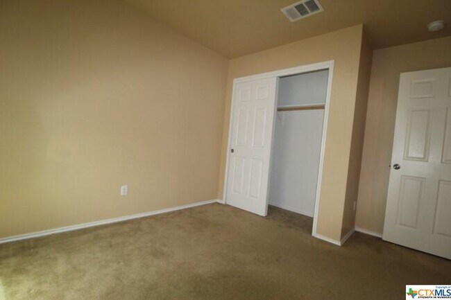 Building Photo - 304 W Gemini Ln