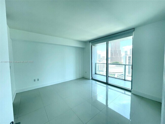 Building Photo - 500 Brickell Ave
