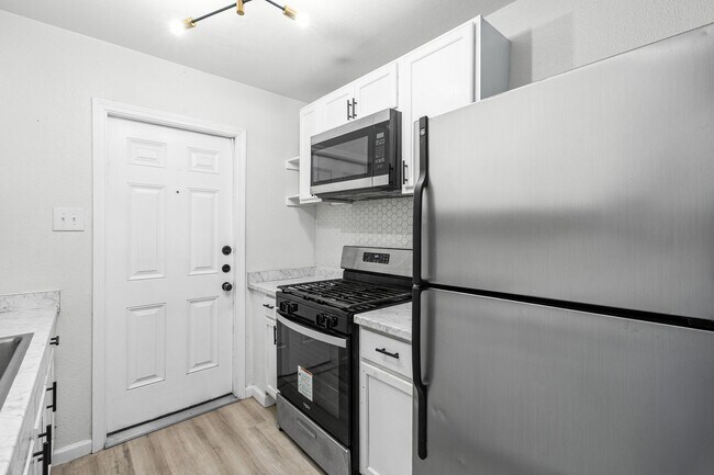 Building Photo - 3038 Weir Ave