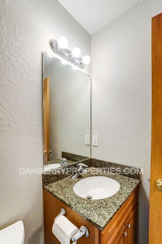 Building Photo - 1107 N Byrne Rd