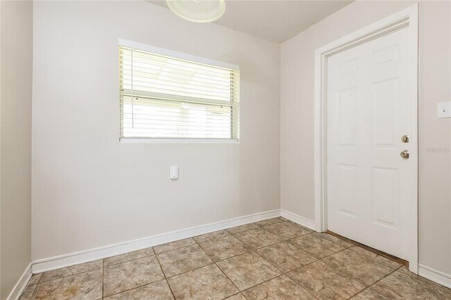 Building Photo - 4009 Montrose Ct