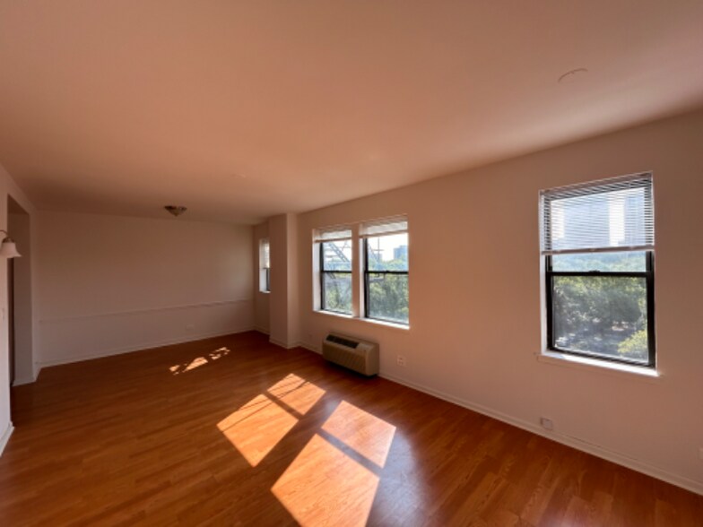 Building Photo - 4278 N Hazel St