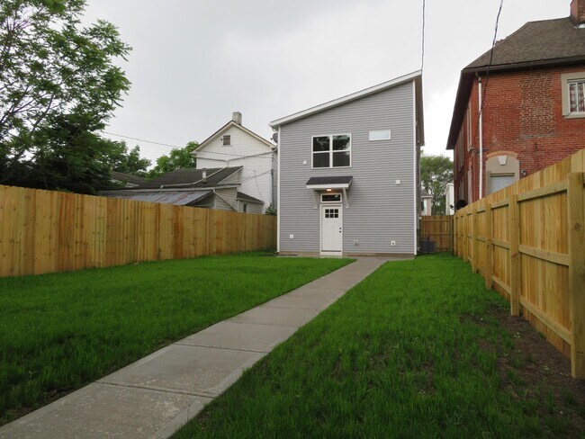 Building Photo - 90 N Princeton Ave