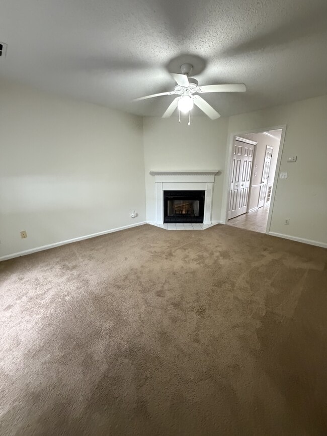 Building Photo - 3811 Sterling Pointe Dr