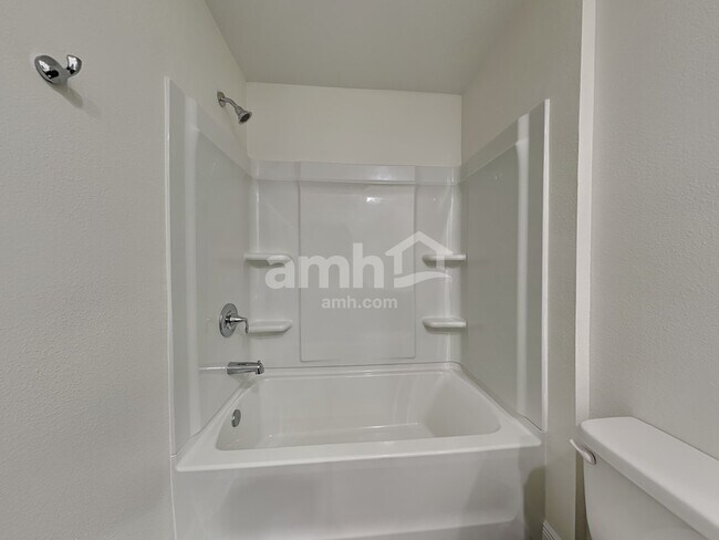 Building Photo - 27280 St Andrews Ave