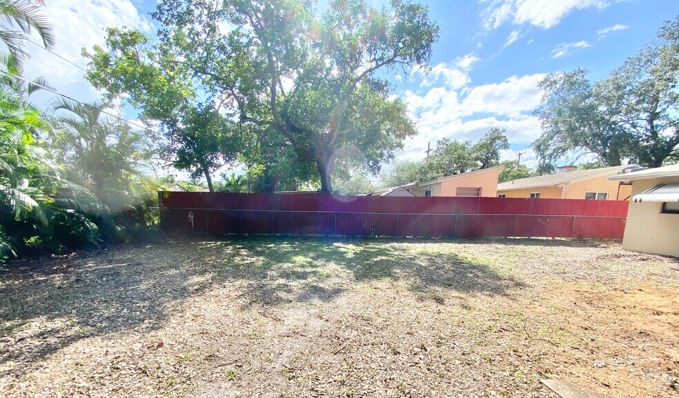 Building Photo - 6144 SW 30th St