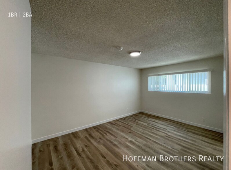 Building Photo - 6039 Whitsett Ave