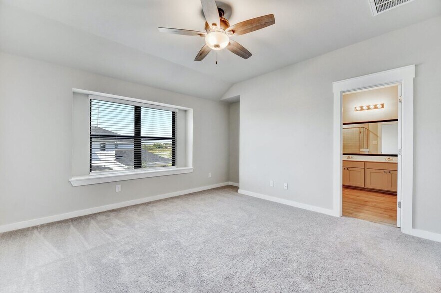 Building Photo - 252 Fieldwood Dr