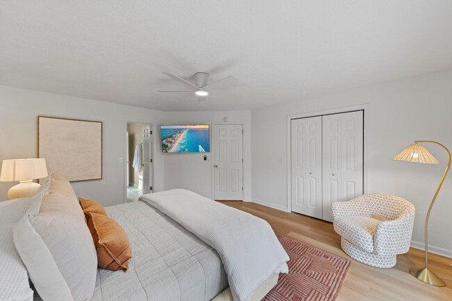 Building Photo - 169 Pompano St