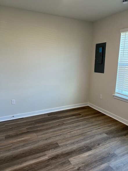 Building Photo - 7402 Calm Retreat Blvd