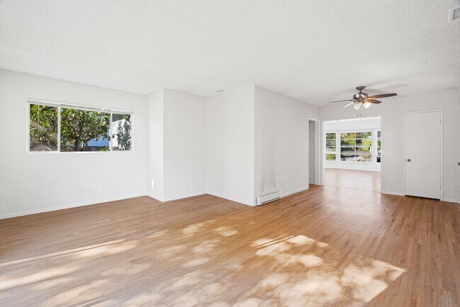 Building Photo - 13218 Lake St