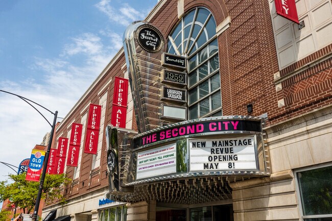 Building Photo - 1140 N La Salle Dr