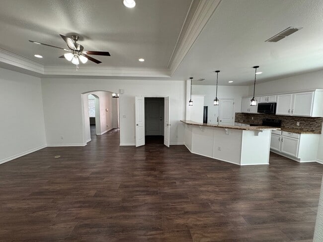 Building Photo - 7309 Bellini St