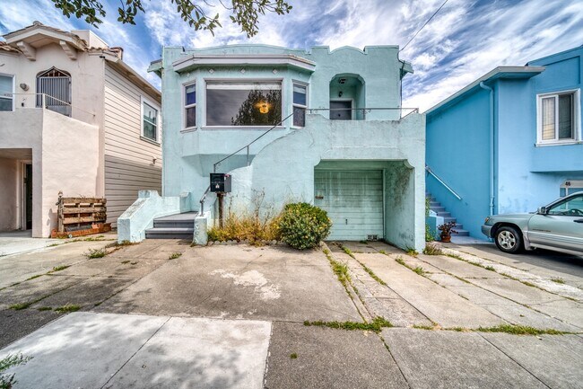 Building Photo - 50 Paulding St
