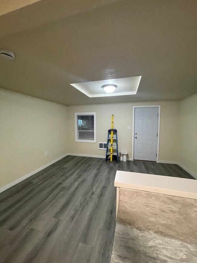 Building Photo - 281 17th Ave