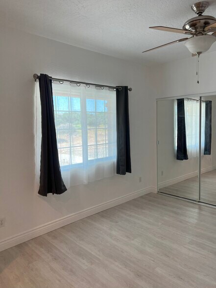 Building Photo - 11070 Densmar Rd