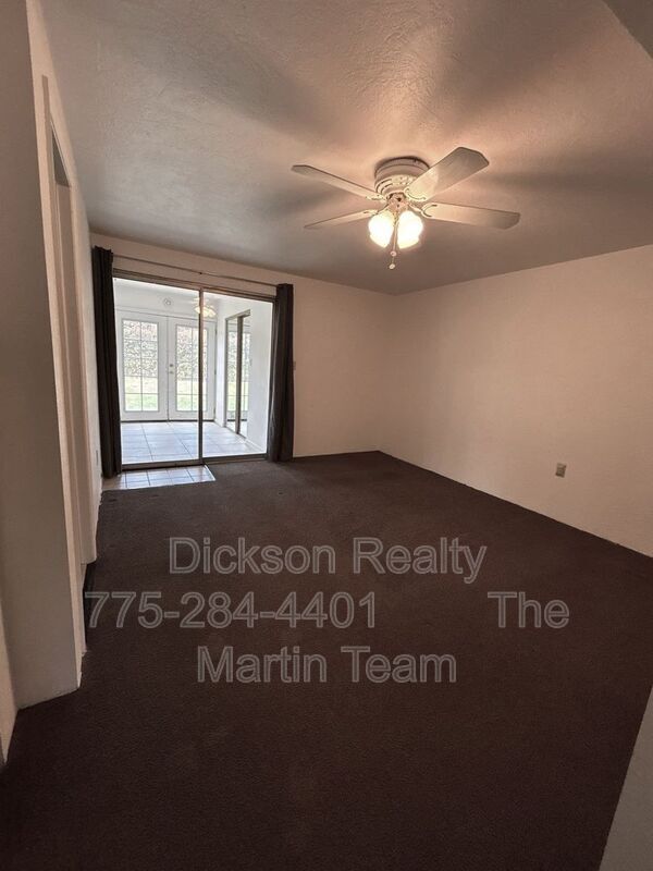 Building Photo - 306 E Quail St