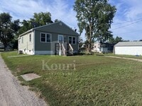 Building Photo - Spacious 3 Bedroom Home in South Council B...
