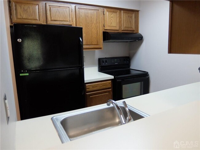 Building Photo - 2206 Ravens Crest Dr