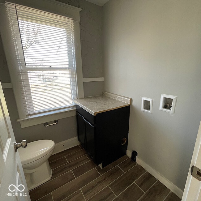 Building Photo - 854 N Tacoma Ave