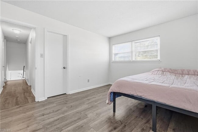 Building Photo - 912 Amherst Ln