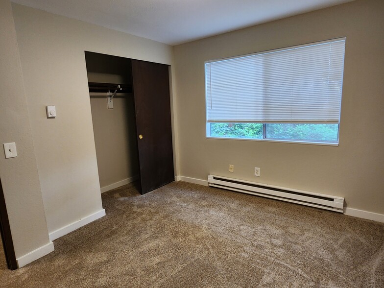 Bedroom 1 closet - 7915 236th St SW