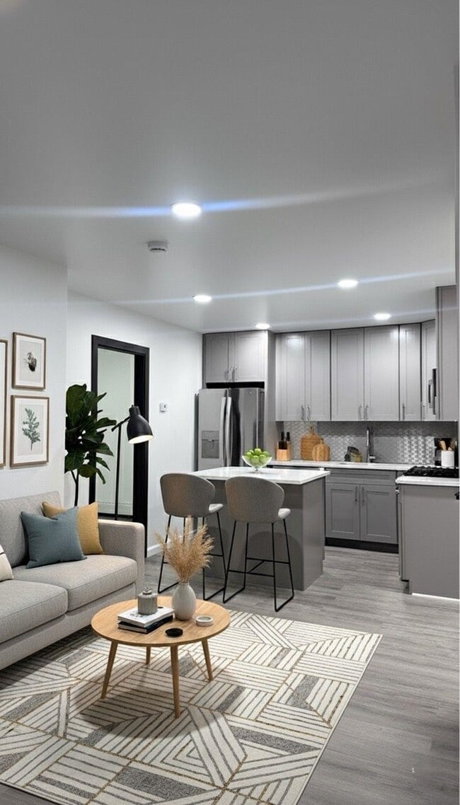 Primary Photo - 213 Woodward St