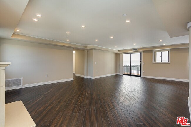 Building Photo - 1211 9th St