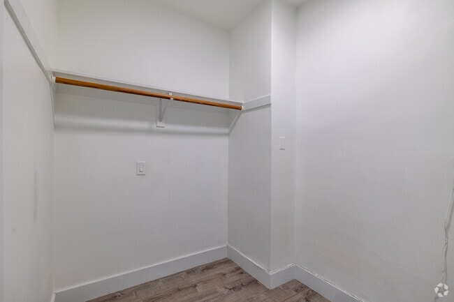 2BR, 1BA - 625SF - 2715 Channing