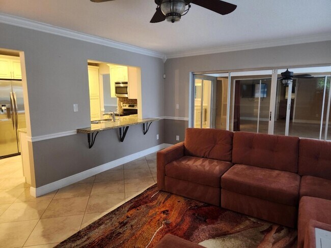 Building Photo - 357 NE Brasher Ct