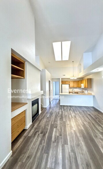 Building Photo - 2860 W Centennial Dr