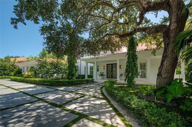 Primary Photo - 680 Destacada Ave