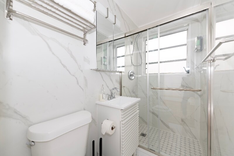 Building Photo - 545 Michigan Ave