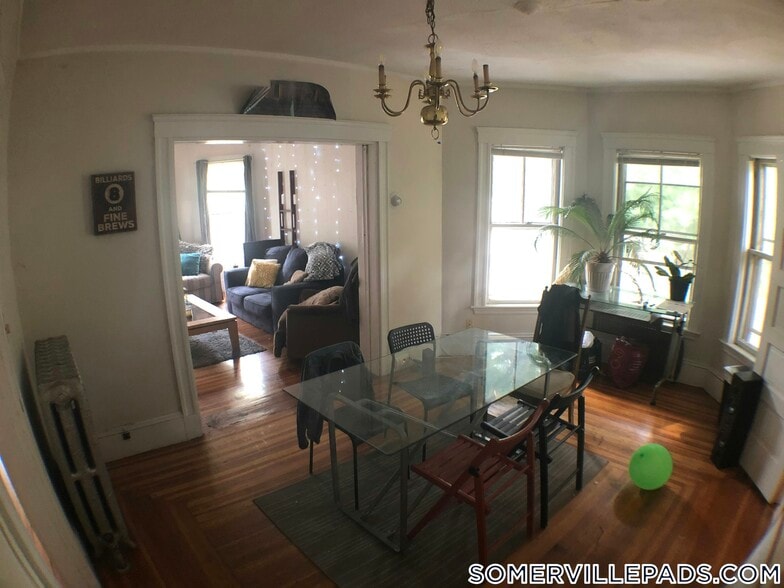 Building Photo - 14 Curtis Ave