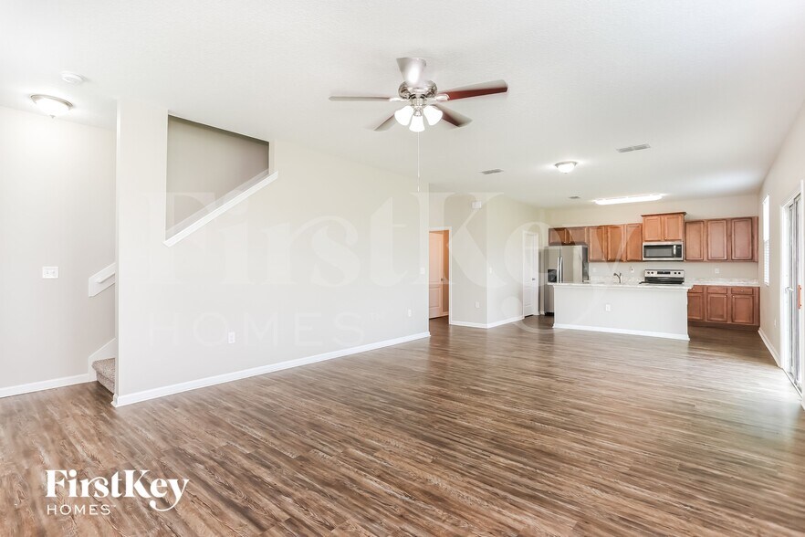 Building Photo - 6793 Sandle Dr