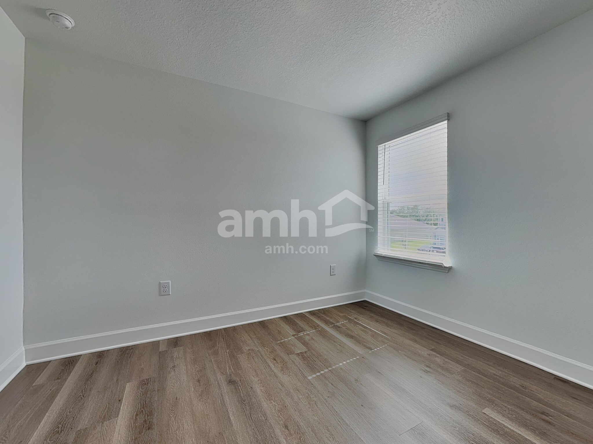 Building Photo - 16467 Cheyanne Ct