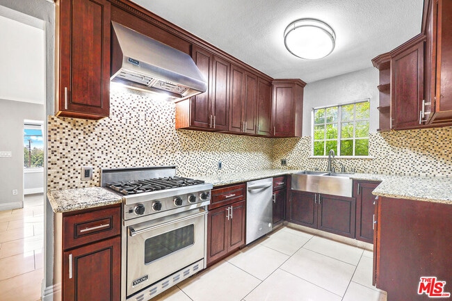 Building Photo - 11419 Sunshine Terrace