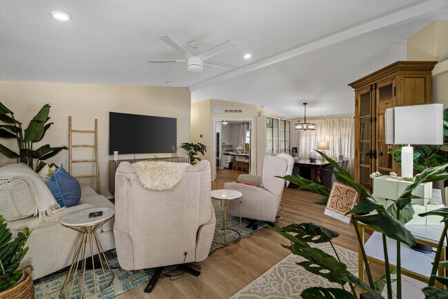 Building Photo - 159 Estrada Way