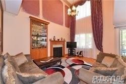 Building Photo - 77-16 Kew Forest Ln