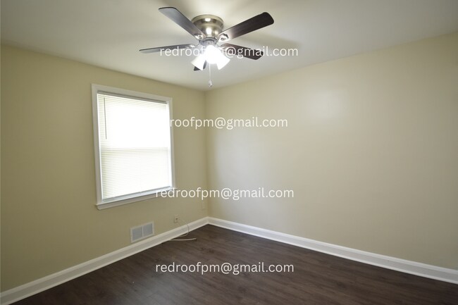 Building Photo - 724 S Woodington Rd
