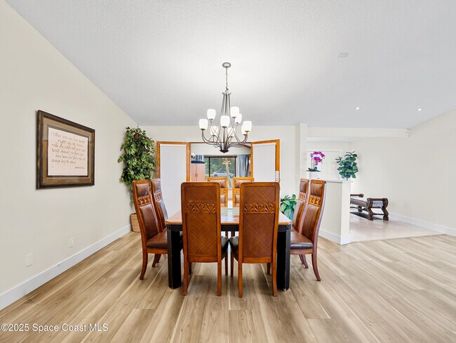 Building Photo - 165 Crispin St