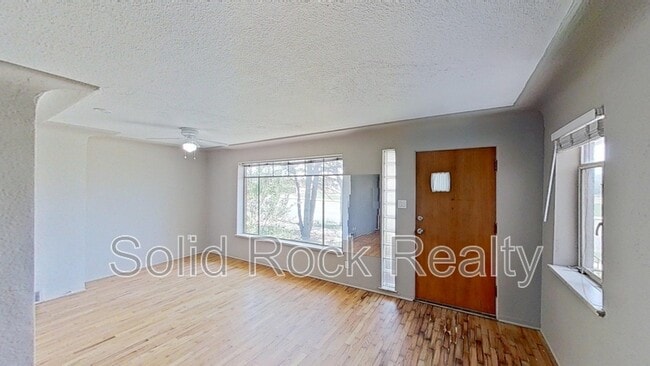 Building Photo - 1520 E Pikes Peak Ave