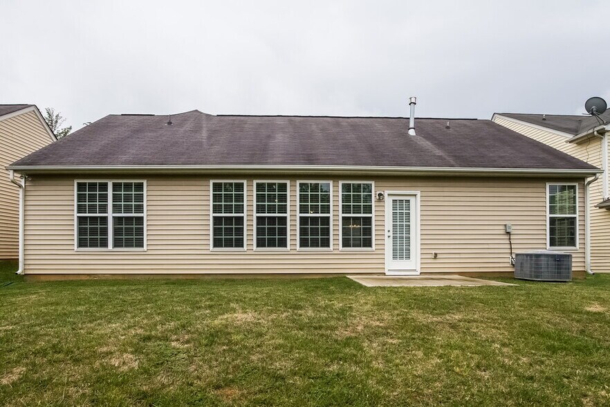 Building Photo - 17300 Hampton Trace Rd