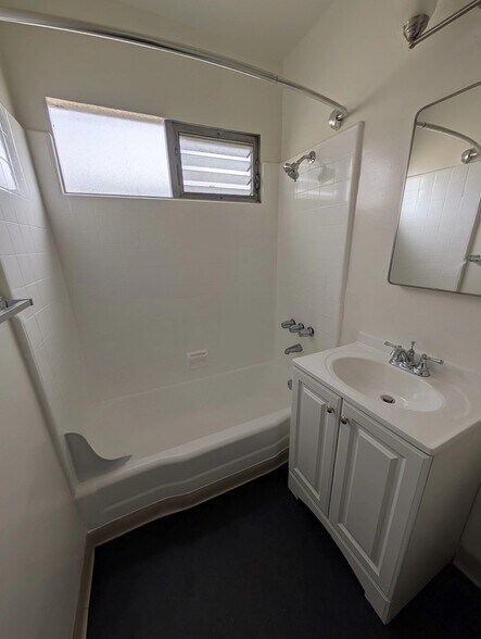 Building Photo - 3758 Inglewood Blvd