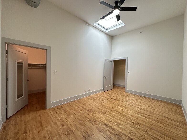 Building Photo - 1432 W 21st St