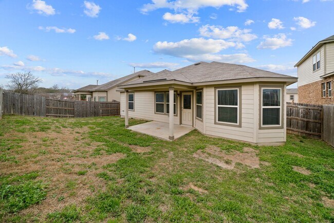 Building Photo - 3 Bedroom/2 Bath Escalera Subdivision