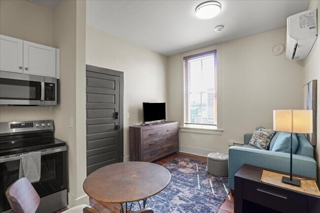 Building Photo - 127 W Evans St