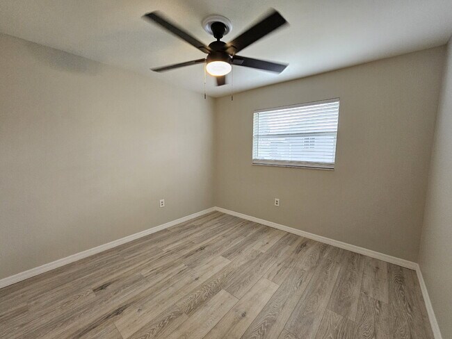 Building Photo - 4/2 Merritt Island Home